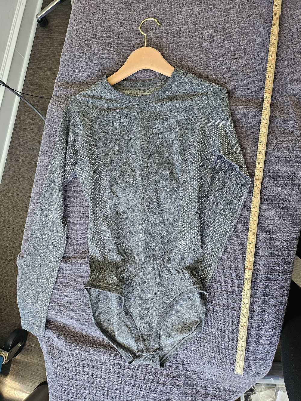 FIGS Women's Charcoal Gray Seamless Long-Sleeve Bodysuit - Picture 4 of 4